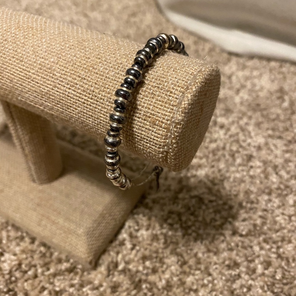 Alex and ani silver groove beaded bangle